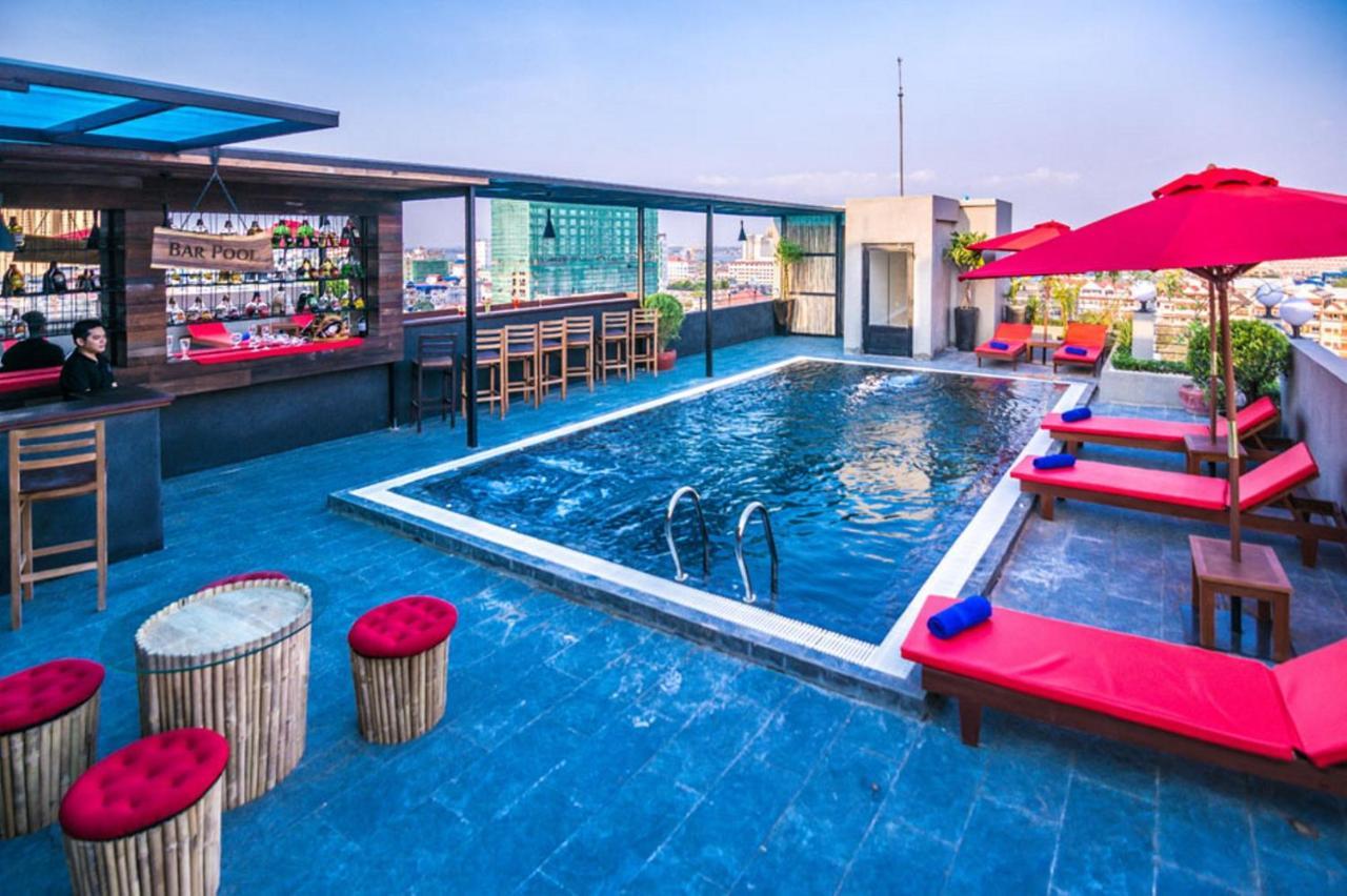 Diamond Palace Resort & Sky Bar Phnom Penh Esterno foto